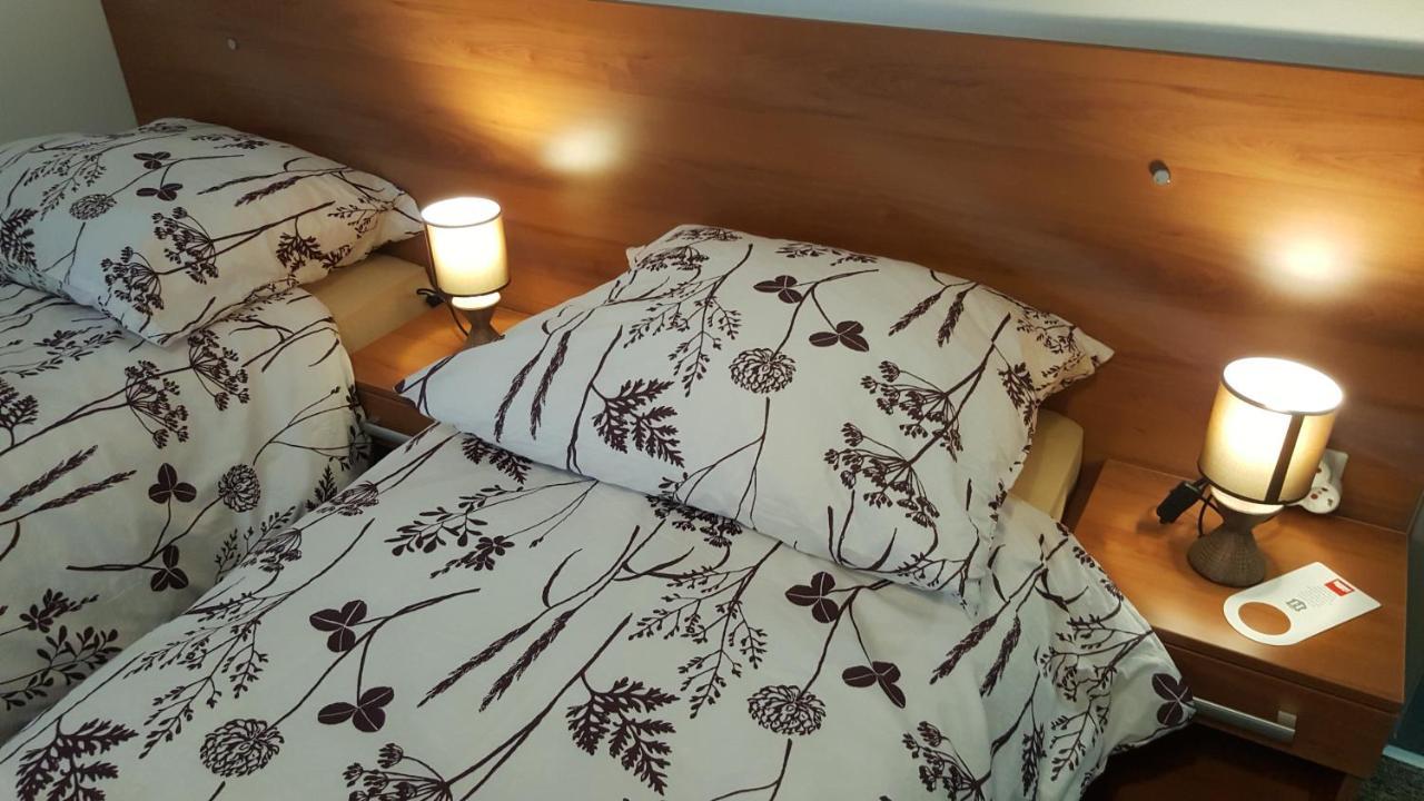 Park Rooms Dugo Selo ภายนอก รูปภาพ
